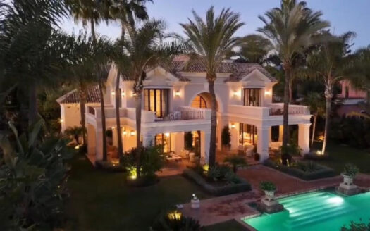 Elegante Villa in Guadalmina Baja, Marbella: Luxus neu definiert