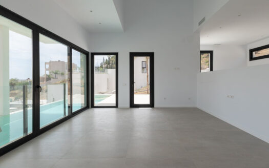 Moderne Villa mit atemberaubendem Meerblick in Elviria