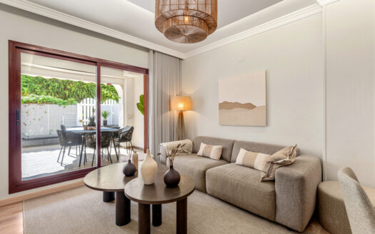 Elegante Erdgeschosswohnung in San Pedro de Alcántara an der Costa del Sol