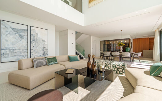 Moderne Luxusresidenz in Marbella mit spektakulärem Ausblick