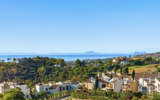 Elegante Wohnung mit Panoramablick in Benahavís an der Costa del Sol