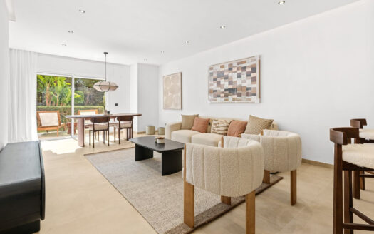 Exklusive Erdgeschosswohnung in Nueva Andalucía, Costa del Sol