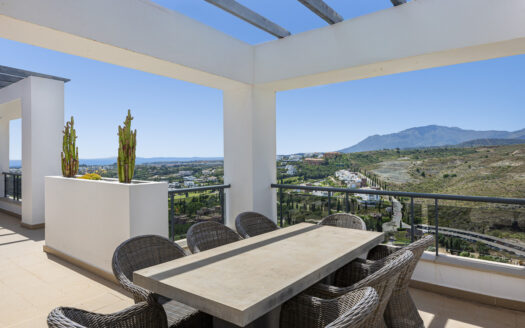 Elegantes Penthouse mit Panoramablick in Benahavís
