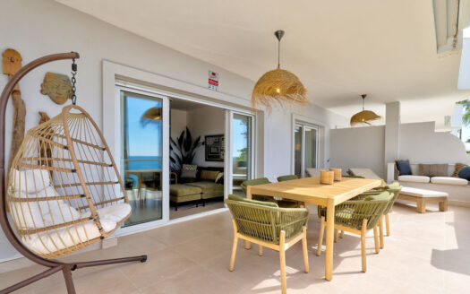 Elegantes Penthaus in Estepona mit atemberaubendem Meerblick