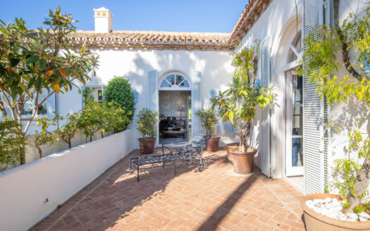 Elegante mediterrane Villa in Marbella, Altos Reales mit Blick