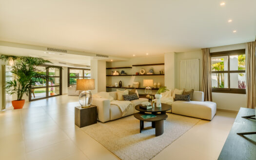 Luxuriöse Villa mit Garten und Golfblick in La Cerquilla