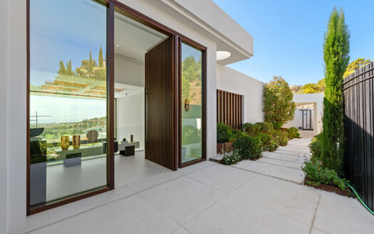 Moderne Luxusresidenz in Marbella mit spektakulärem Ausblick