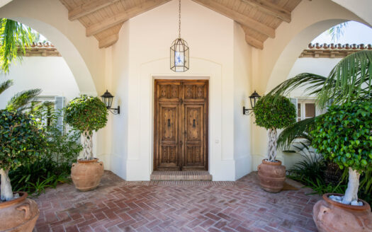 Elegante mediterrane Villa in Marbella, Altos Reales mit Blick