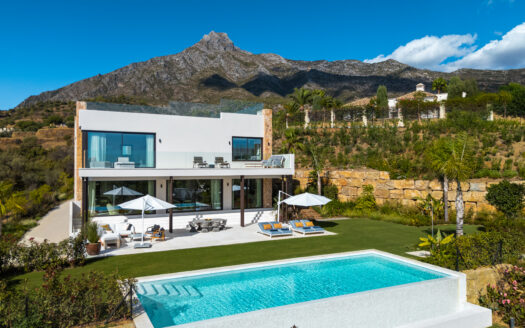 Elegante Villa im Marbella Hill Club: Luxus mit Meerblick
