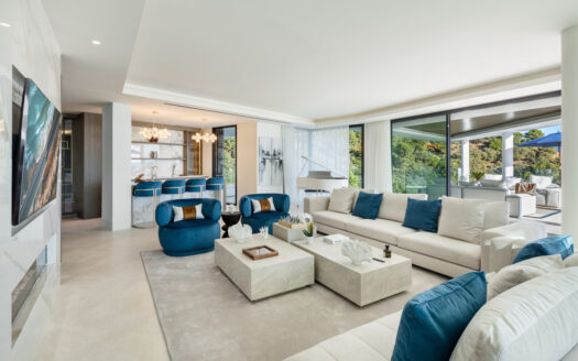 Elegante Villa mit atemberaubendem Meerblick in La Zagaleta