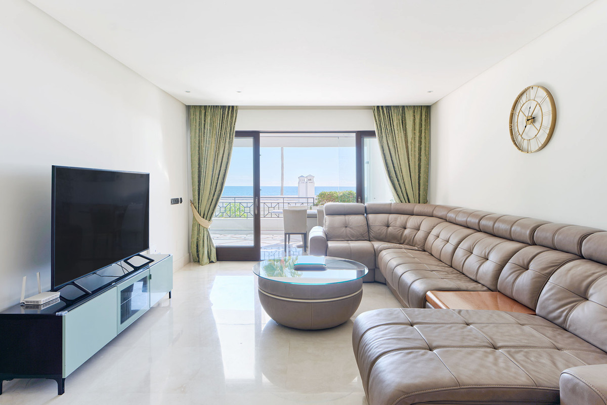 Elegantes Apartment mit Meerblick in Estepona, Costa del Sol