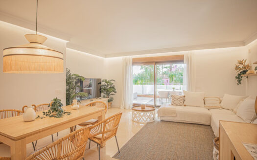 Elegante Wohnung in Las Salinas – Lebensstil an der Costa del Sol