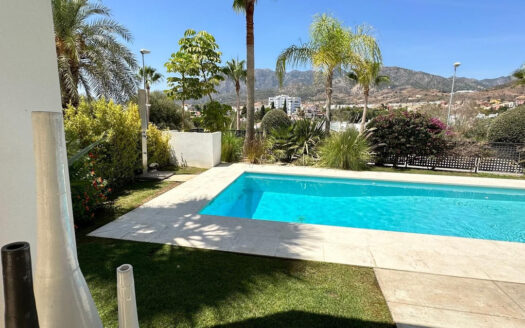 Elegante Villa mit Bergblick in Marbella, Costa del Sol