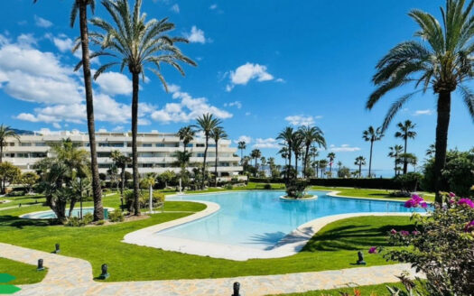 Elegante 5-Zimmer-Wohnung in Puerto Banús mit Meerblick