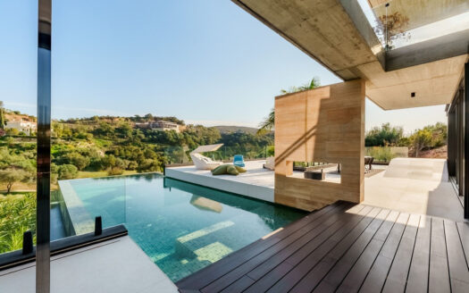 Architektonische Meistervilla in Marbella: Luxuriöses Wohnerlebnis