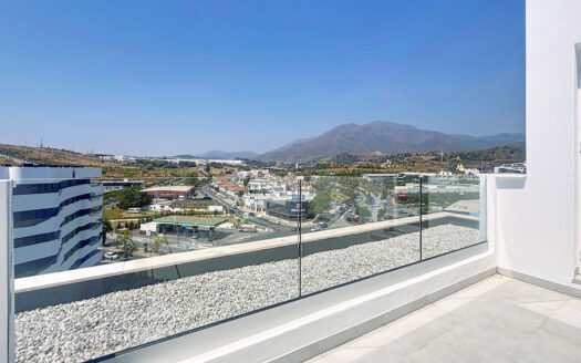 Elegantes Duplex-Penthouse in Estepona: Traumhaftes Wohnen an der Costa del Sol