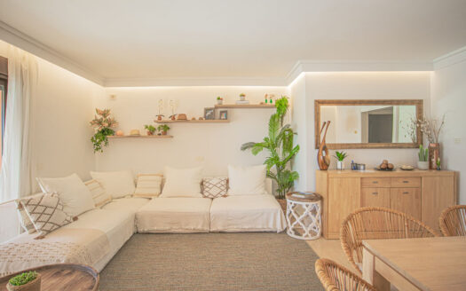 Elegante Wohnung in Las Salinas – Lebensstil an der Costa del Sol