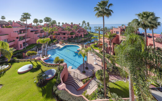 Vollständig möbliertes Duplex-Penthouse in erster Strandlinie in Cabo Bermejo