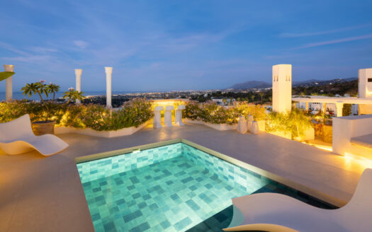 PENTHOUSE COLGANTES – VOLLSTÄNDIG RENOVIERTES LUXUS-PENTHOUSE MIT MEERBLICK