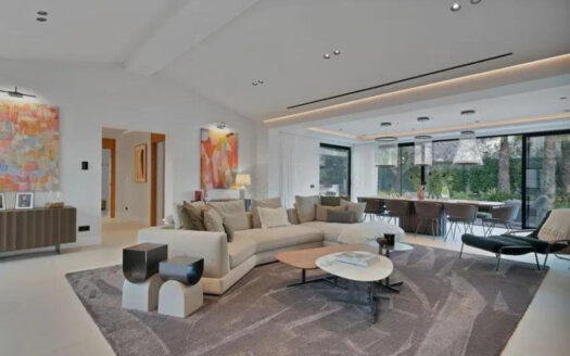 Moderne Villa in Cortijo Blanco nahe Marbella – Privatsphäre pur