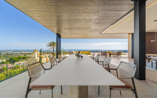 Exklusive Villa mit Panoramablick in El Herrojo Alto, Marbella