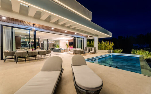 Elegante Villa mit Panoramablick in Madroñal, Benahavís
