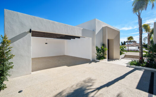 Moderne Villa im Golf Valley, Nueva Andalucía: Luxus pur