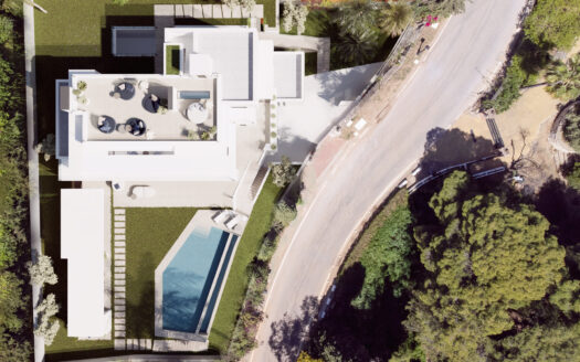 Elegante Villa in Marbella: Luxuriöses Wohnen an der Costa del Sol