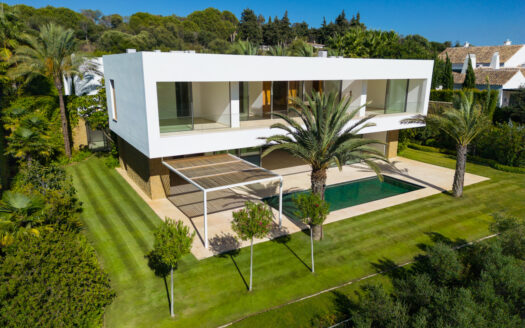 Elegante Villa in Finca Cortesin mit Panoramablick aufs Meer