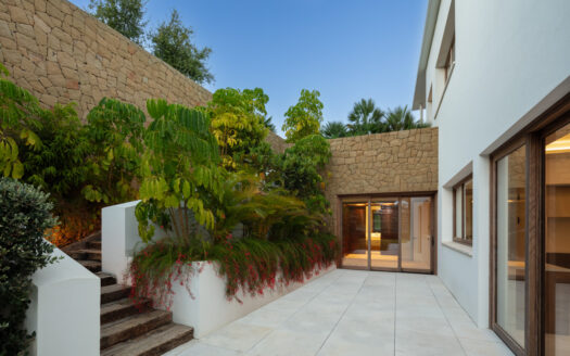 Luxuriöse Villa mit atemberaubendem Blick in Finca Cortesin