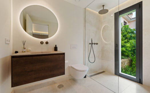 Moderne Villa in Marbella: Einblicke in skandinavische Eleganz