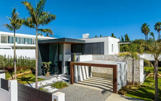 Elegante Villa in Marbella – Exklusive Küstenresidenz erleben
