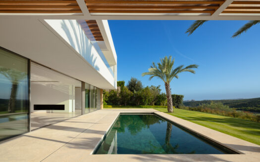 Elegante Villa in Finca Cortesin mit Panoramablick aufs Meer