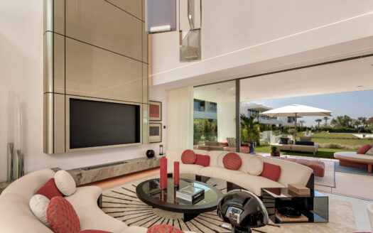 Elegante Villa in Marbella: Exklusives Wohnen an der Goldenen Meile