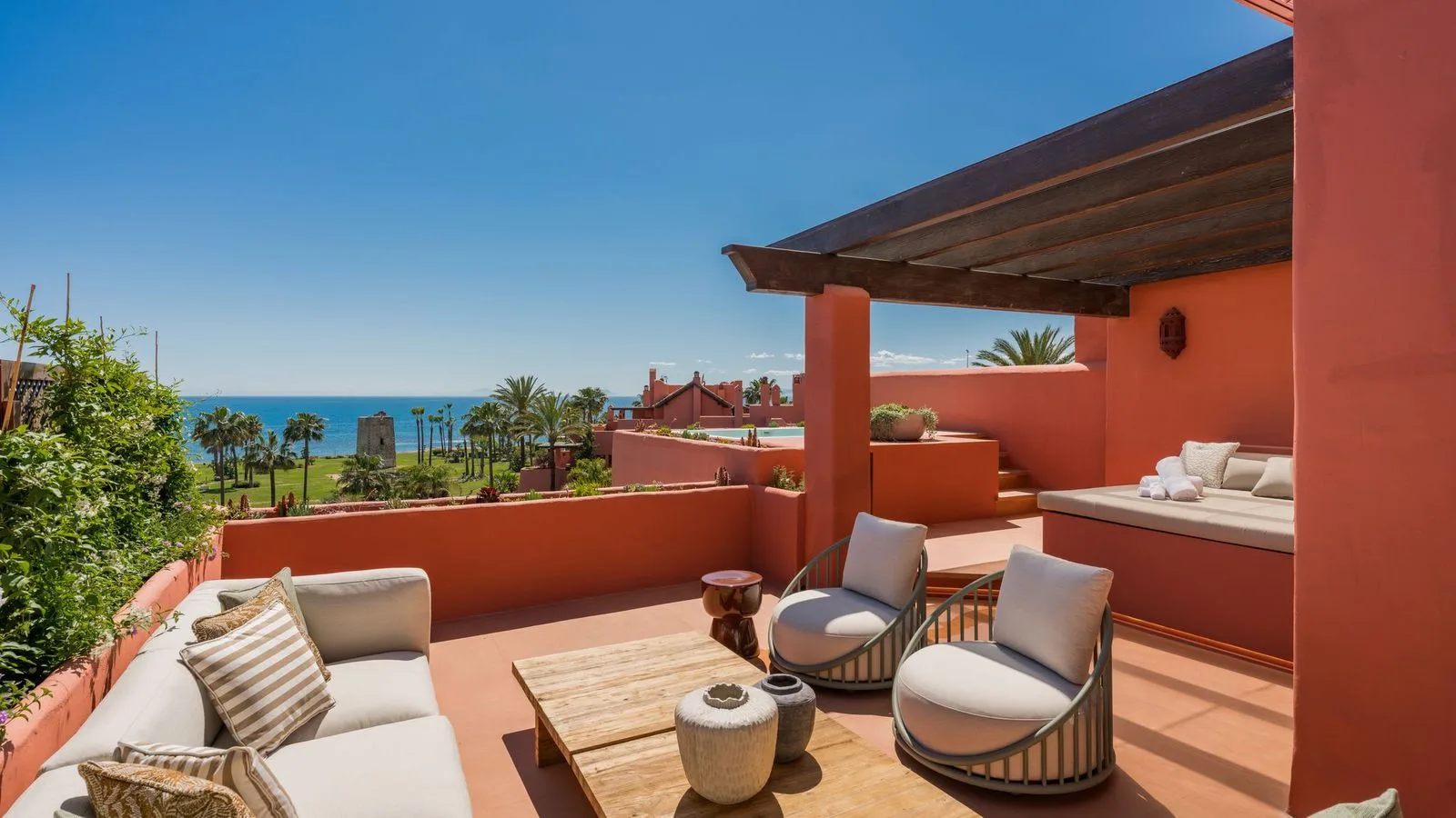 Komplett möbliertes Penthaus direkt am Strand in Torre Bermeja auf der Neuen Goldenen Meile