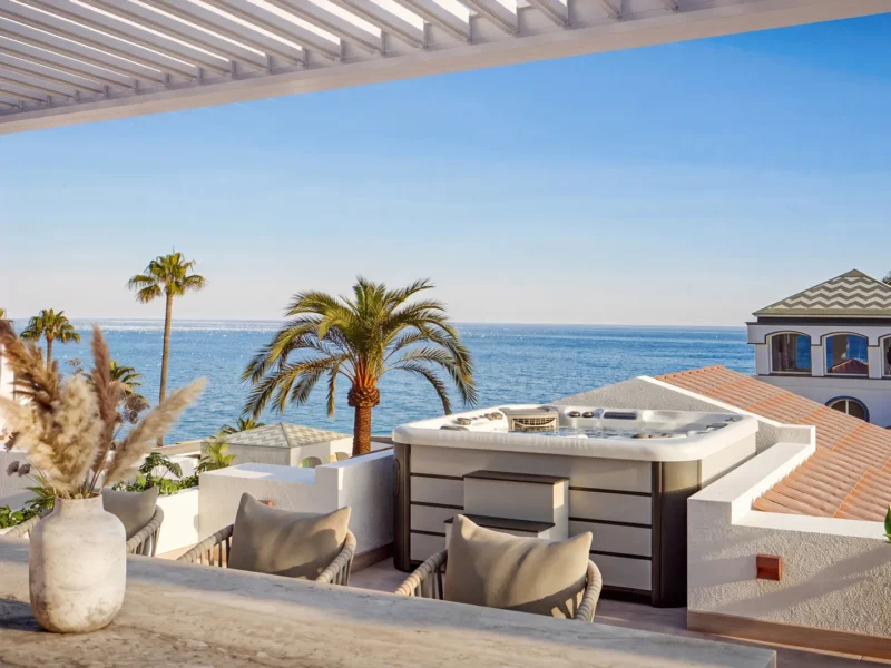 NEU RENOVIERTES LUXUS-PENTHOUSE MIT 3 SCHLAFZIMMERN