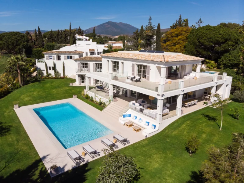 Elegante Villa mit atemberaubendem Blick in Marbella Aloha