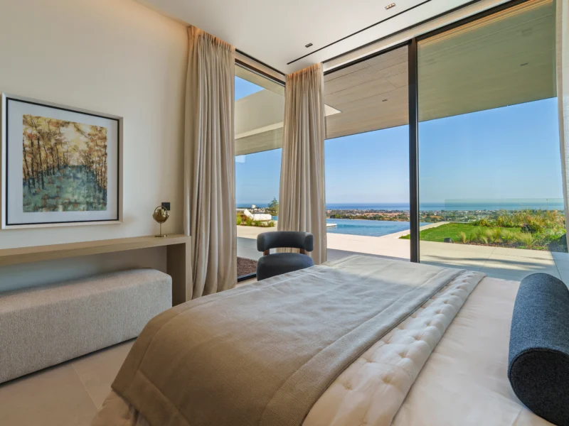 Exklusive Villa mit Panoramablick in El Herrojo Alto, Marbella