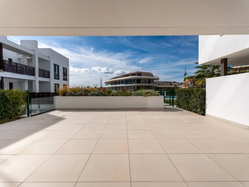 Moderne Garten-Villa in Fuengirola – Exklusives Leben an der Costa del Sol