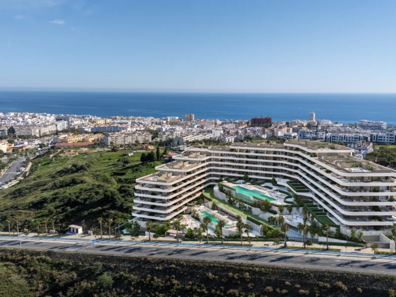 Elegantes Apartment in Estepona mit atemberaubendem Meerblick