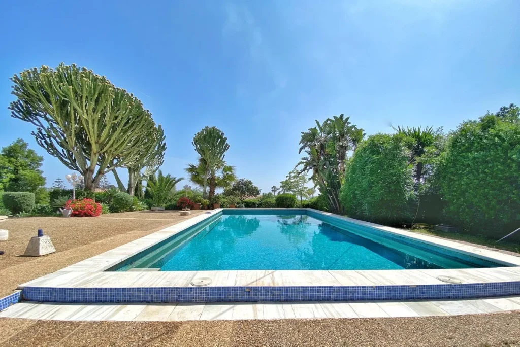 Elegante Villa mit Meerblick in Marbella an der Costa del Sol