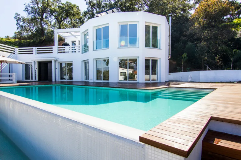 Moderne Villa in Marbella mit traumhaftem Bergblick