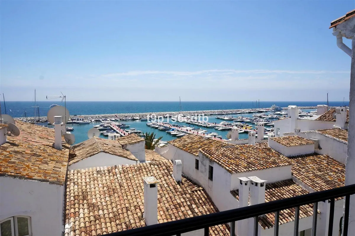 Elegante Wohnung in Puerto Banús mit Meerblick und Terrasse