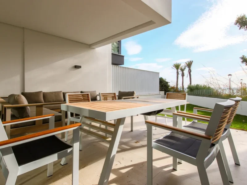 Moderne Stadtvilla in Estepona mit Meerblick und Luxusausstattung