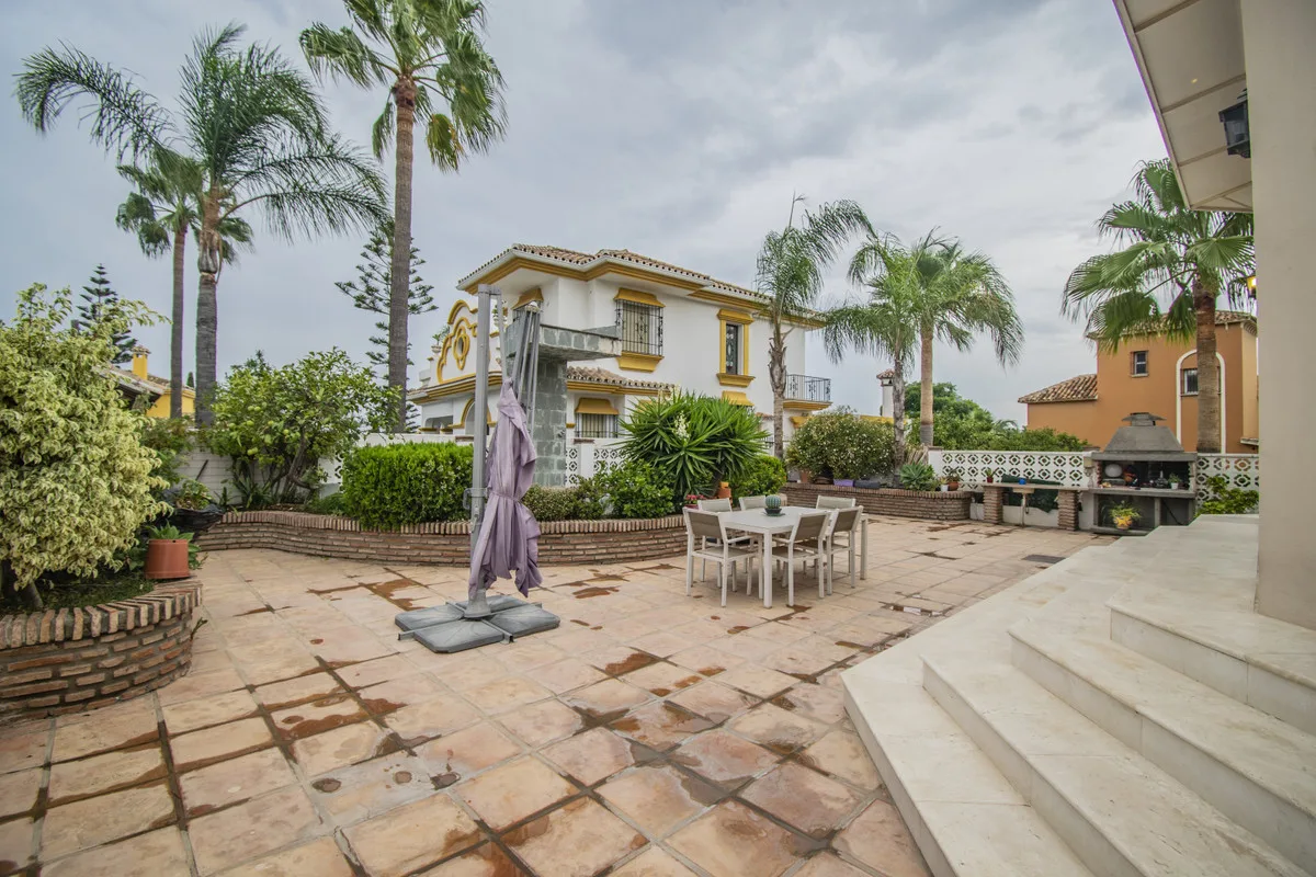Stilvolle Villa in San Pedro de Alcántara an der Costa del Sol