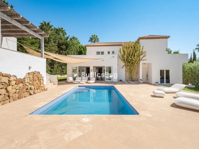 Elegante Villa in Marbella: Luxuriöses Wohnen an der Costa del Sol