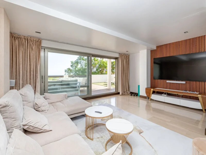Elegantes Apartment mit Meerblick in Benahavis, Costa del Sol