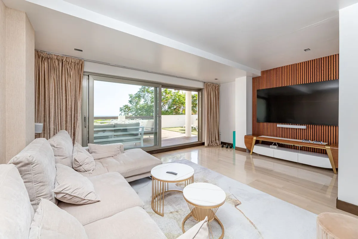 Elegantes Apartment mit Meerblick in Benahavis, Costa del Sol