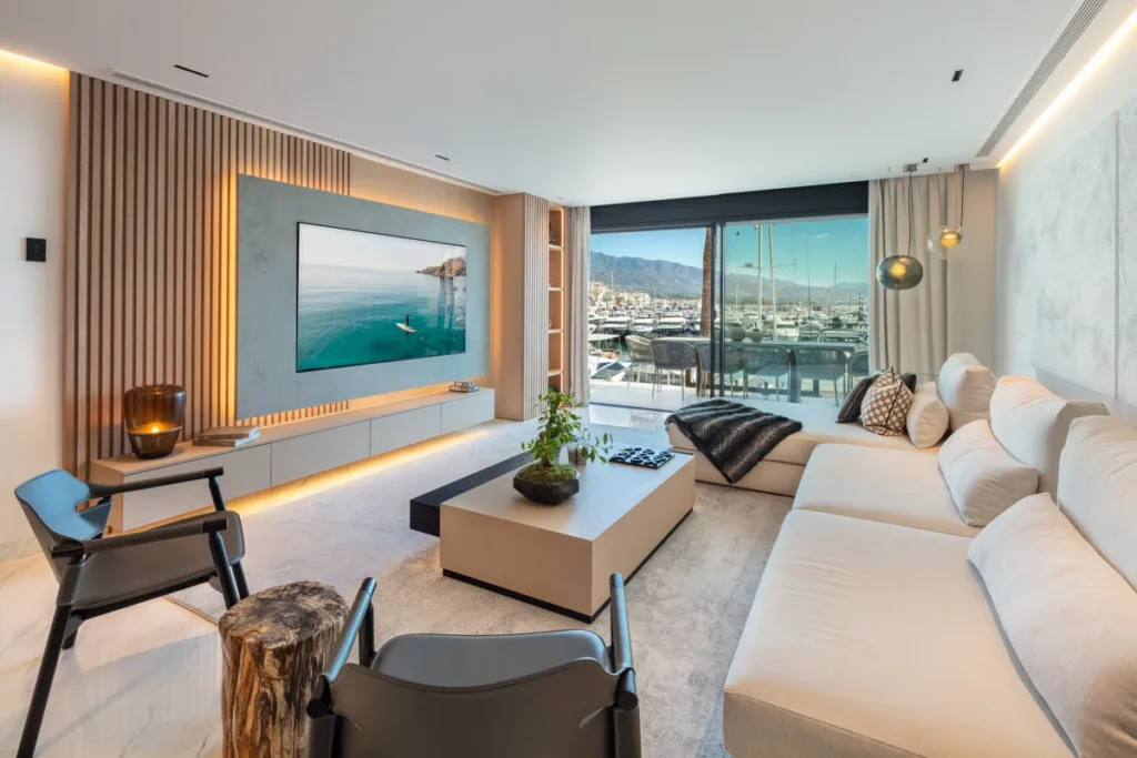 Elegantes Apartment mit Panoramablick in Puerto Banús