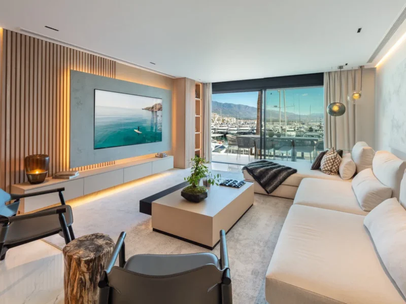 Elegantes Apartment mit Panoramablick in Puerto Banús